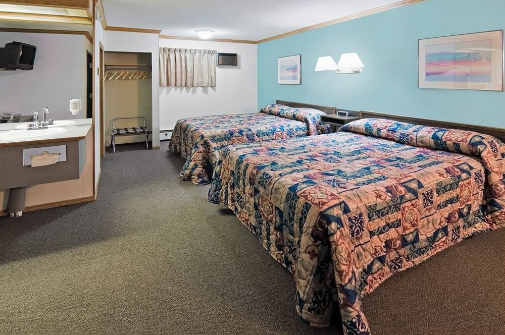 Canadas Best Value Inn YYC Zimmer foto