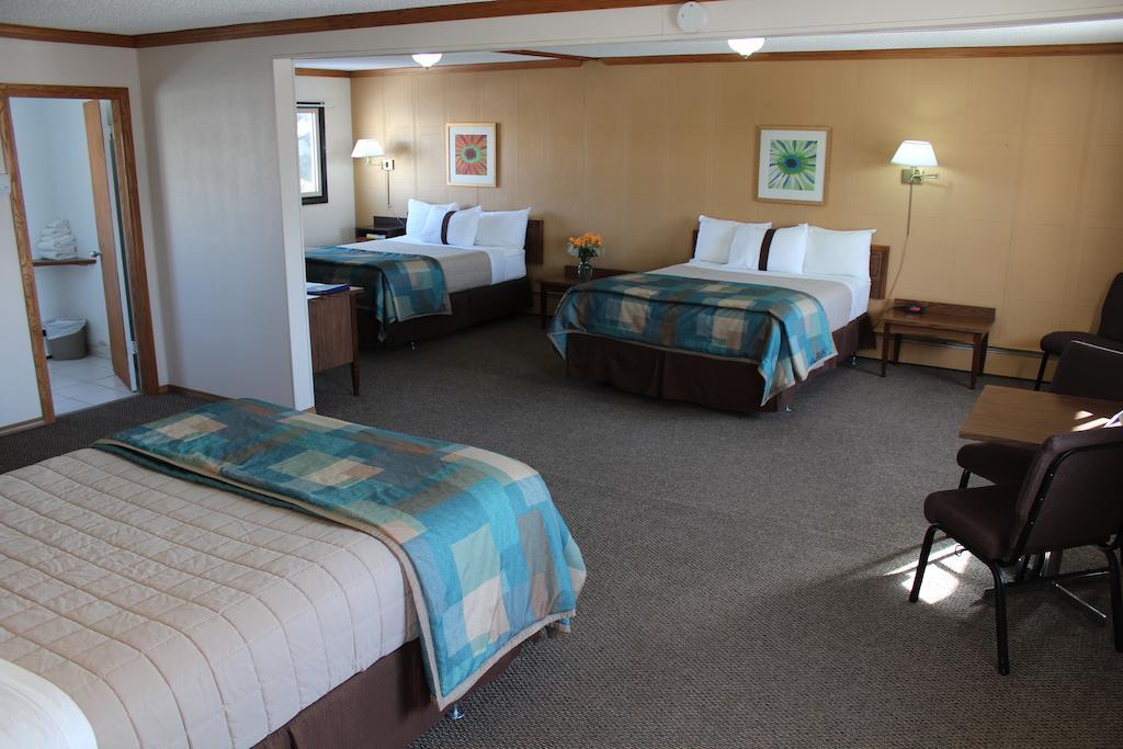Canadas Best Value Inn YYC Exterior foto