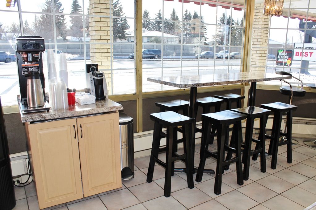 Canadas Best Value Inn YYC Einrichtungen foto